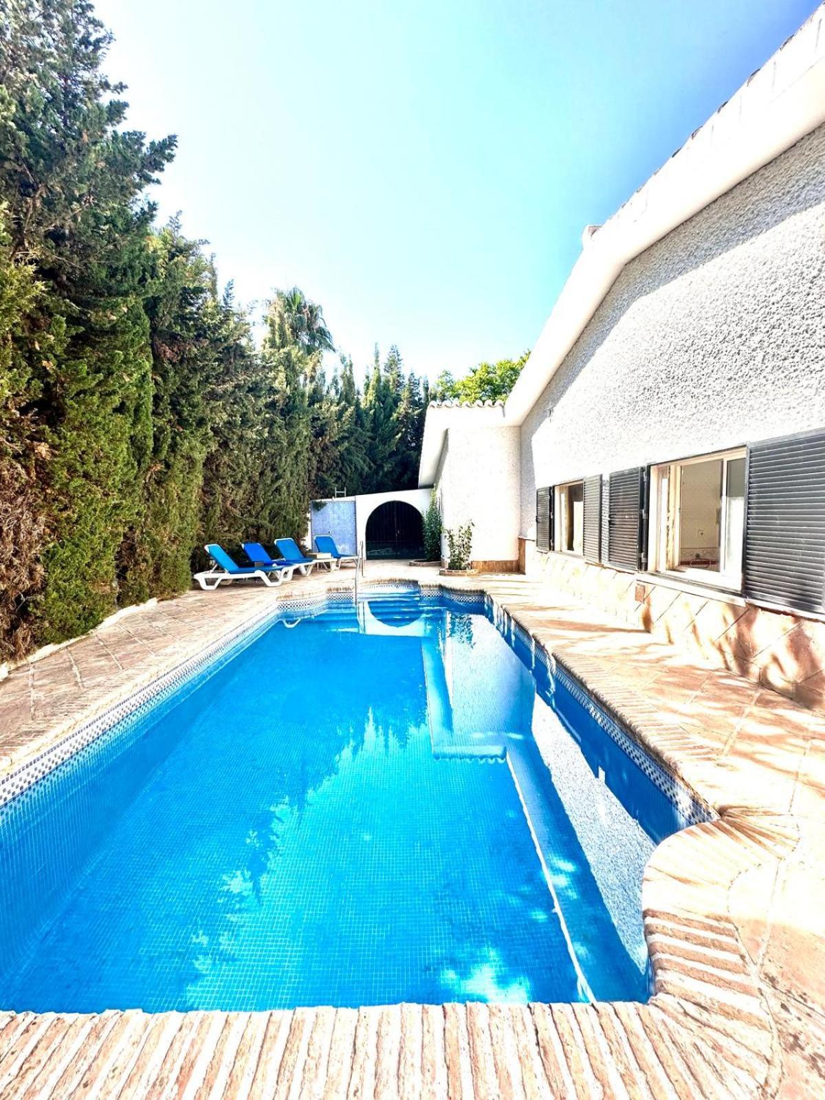 Palombera Villa *